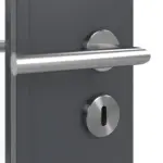 Detailansicht der Oberfläche von CLASSEN Doppelflügeltür Natura HK/HB M4 Graphit RAL 7024 CPL mit Lichtausschnitt und Zarge