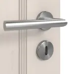 Detailansicht der Oberfläche von Doppelflügeltür TE-1 Fichte astig weiß pigmentiert lackiert Massivholz mit Zarge