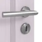 Detailansicht der Oberfläche von Doppelflügeltür TE-18 Fichte astarm weiß pigmentiert lackiert Massivholz mit Zarge