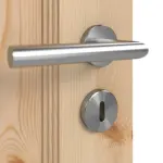 Detailansicht der Oberfläche von Doppelflügeltür TE-18 Kiefer astig Massivholz mit Zarge