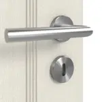 Detailansicht der Oberfläche von Doppelflügeltür TE-18 Nordische Fichte astarm gebürstet weiß lackiert Massivholz mit Zarge