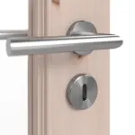 Detailansicht der Oberfläche von Doppelflügeltür TE-19 Fichte astig Massivholz mit Zarge