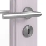 Detailansicht der Oberfläche von Doppelflügeltür TE-28 Fichte astarm weiß pigmentiert lackiert Massivholz mit Zarge