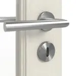 Detailansicht der Oberfläche von Doppelflügeltür TE-29 Nordische Fichte astarm gebürstet weiß lackiert Massivholz mit Zarge