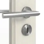 Detailansicht der Oberfläche von Doppelflügeltür TE-30 Nordische Fichte astarm gebürstet weiß lackiert Massivholz mit Zarge