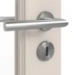 Detailansicht der Oberfläche von Doppelflügeltür TE-40 Fichte astig weiß pigmentiert lackiert Massivholz mit Zarge