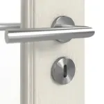 Detailansicht der Oberfläche von Doppelflügeltür TE-40 Nordische Fichte astarm gebürstet weiß lackiert Massivholz mit Zarge