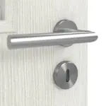 Detailansicht der Oberfläche von CLASSEN Doppelflügeltür Tetyda M2 Norwegische Esche CPL mit Lichtausschnitt inkl. Zarge