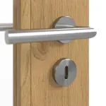 Detailansicht der Oberfläche von Doppelflügeltür TM-12 Eiche astig Massivholz mit Zarge