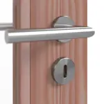 Detailansicht der Oberfläche von Doppelflügeltür TM-12 Lärche Massivholz mit Zarge