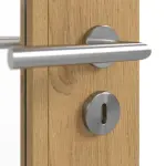 Detailansicht der Oberfläche von Doppelflügeltür TM-32 Eiche astig Massivholz mit Zarge