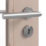 Detailansicht der Oberfläche von Doppelflügeltür TM-32 Fichte astig Massivholz mit Zarge