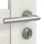 Detailansicht der Oberfläche von CLASSEN Doppelflügeltür Tosca M8 Norwegische Esche CPL mit Lichtausschnitt inkl. Zarge