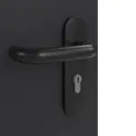 Detailansicht der Oberfläche von GARANT Rauchschutztür Matt RAL 9005 G-TEC mit Lichtausschnitt LA-4 mittig