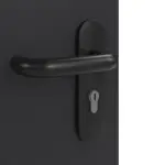 Detailansicht der Oberfläche von GARANT Rauchschutztür Matt RAL 9005 G-TEC mit Lichtausschnitt LA-7