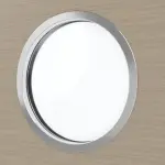 Detailansicht des Lichtausschnitts von Schiebetür Strukturiert Taupe LA Bullauge Basic - Huga