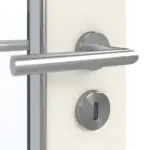 Detailansicht der Oberfläche von GARANT Feuchtraumtür Weißlack 9010 GHK08 mit Lichtausschnitt LA-4 schlossseitig