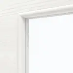 Detailansicht des Lichtausschnitts von HÖRMANN Doppelflügeltür Gebürstetes Weiß quer Duradecor ProLine mit Lichtausschnitt LA 12 mit Zarge