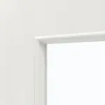 Detailansicht des Lichtausschnitts von GARANT Doppelflügeltür Corona 830 Authentic Bianco CePaL mit Lichtausschnitt LA-4 mittig mit Zarge