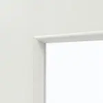 Detailansicht des Lichtausschnitts von GARANT Doppelflügeltür Corona 834 Weiß Struktur Premium CePaL mit Lichtausschnitt LA-4 schlossseitig mit Zarge