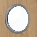 Detailansicht des Lichtausschnitts von WESTAG Doppelflügeltür Artis Eiche Ei 793 Portalit CPL mit Lichtausschnitt Bullauge LA-KR 350 inkl. Zarge