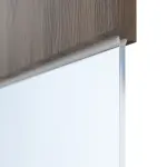 Detailansicht des Lichtausschnitts von HÖRMANN Doppelflügeltür Pure 2 Alpineiche Duradecor DesignLine mit Lichtausschnitt quer mit Zarge