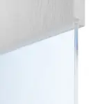 Detailansicht des Lichtausschnitts von HUGA Doppelflügeltür Smart 2 Eiche Weiß Durat Concept mit Lichtausschnitt quer mit Zarge