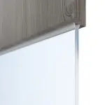 Detailansicht des Lichtausschnitts von HÖRMANN Doppelflügeltür Pure 2 Gebürstete Lärche dunkel Duradecor DesignLine mit Lichtausschnitt quer mit bündiger Lisene Plain 79-7 mit Zarge