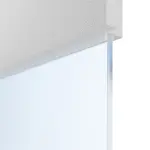 Detailansicht des Lichtausschnitts von HÖRMANN Doppelflügeltür Pure 2 Bütte Weiß Duradecor DesignLine mit Lichtausschnitt quer mit Lisene Steel 79 mit Zarge