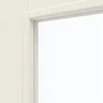 Detailansicht des Lichtausschnitts von GARANT Doppelflügeltür Riva RI8 Weißlack mit Lichtausschnitt LA-4 bandseitig mit Zarge