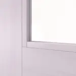 Detailansicht des Lichtausschnitts von Doppelflügeltür TM-33 Fichte astarm weiß pigmentiert lackiert Massivholz mit Zarge