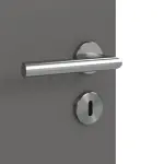 Detailansicht der Oberfläche von Huga Innentür Signum 29 Hygge grau RAL 7037 Lack Concept mit Lichtausschnitt LA 24 bandseitig