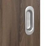 Detailansicht der Oberfläche von HÖRMANN Schiebetür Pure 1 Alpineiche Duradecor DesignLine mit Lichtausschnitt mittig