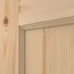 Detailansicht der Fräsung von Doppelflügeltür TE-1 Kiefer astig Massivholz mit Zarge