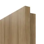 Detailansicht der eckigen Kante von HÖRMANN Doppelflügeltür Pure 1 Natureiche Duradecor DesignLine mit Lichtausschnitt Bandseite mit Zarge