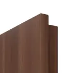 Detailansicht der runden Kante von CLASSEN Doppelflügeltür Demeter M4 Nuss Primo mit Lichtausschnitt inkl. Zarge