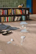 Ansicht von MEISTER Lindura-Holzboden Eiche natur muschelweiß Vintage-Struktur gebürstet 1-Stab Landhausdiele Premium HD 400 -8910 Bild 2