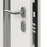 Detail Schließer von Stahl Nebeneingangstür JUVENTUS S68 2Z RAL 9016