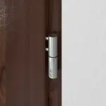 Interio Holz-Haustür Stuttgart Fichte Lasur Walnuss-Optik Tabak Detail Bänder