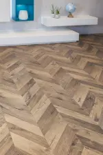 Ansicht von KAINDL Laminat Eiche FORTRESS ASHFORD Natural Touch 8.0 Breitdiele FISHbone Bild 4