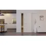Front-Milieuansicht der vor der Wand laufenden CLASSEN Schiebetür Modena 4 Esche Weiß 3D Look 