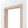 Detailansicht der Profil-C-Zarge von Innentür-Set Massivholztür TG-1 Fichte astig quer mit Zarge und Drücker