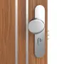 Detailansicht der Oberfläche von CLASSEN Wohnungseingangstür Bord Venom Alu M6 Akazie ST Primo 