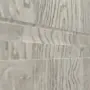 Detailansicht der horizontalen Fräsung von CLASSEN Wohnungseingangstür Bord Venom M6 Eiche Gessato 3D Look 
