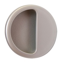 uchwyt wpuszczany muszlowy w kolorze srebrnym