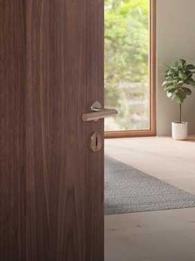 Fornir z drewna szlachetnego