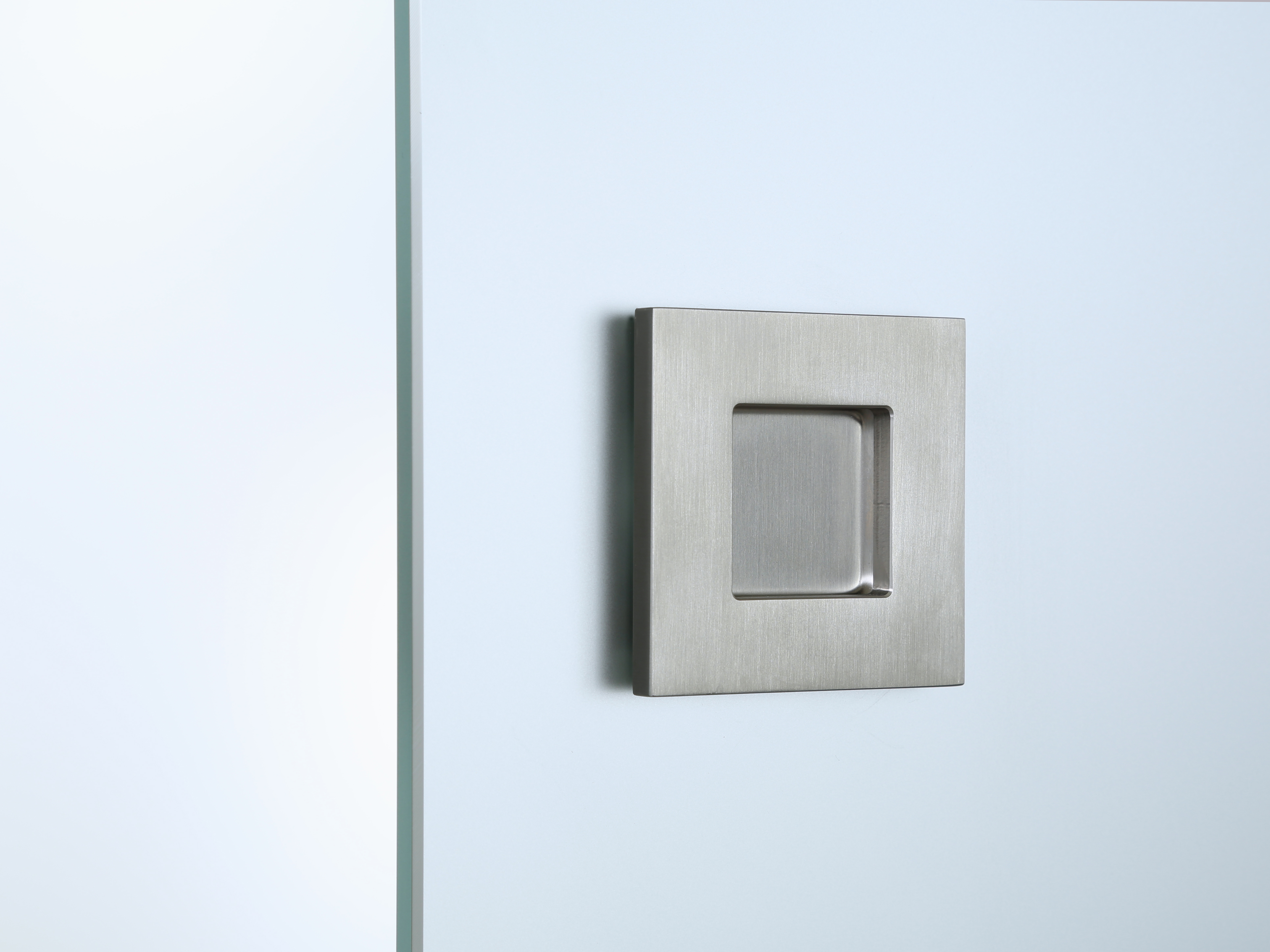 uchwyt wpuszczany muszlowy Quatro LM efekt stali szlachetnej