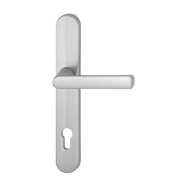 klamka na długim szyldzie, seria Hamburg, w estetyce stali szlachetnej