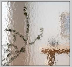 hartowane szkło bezpieczne o wyraźnej, nieregularnej strukturze jako szkło katedralne drobno młotkowane