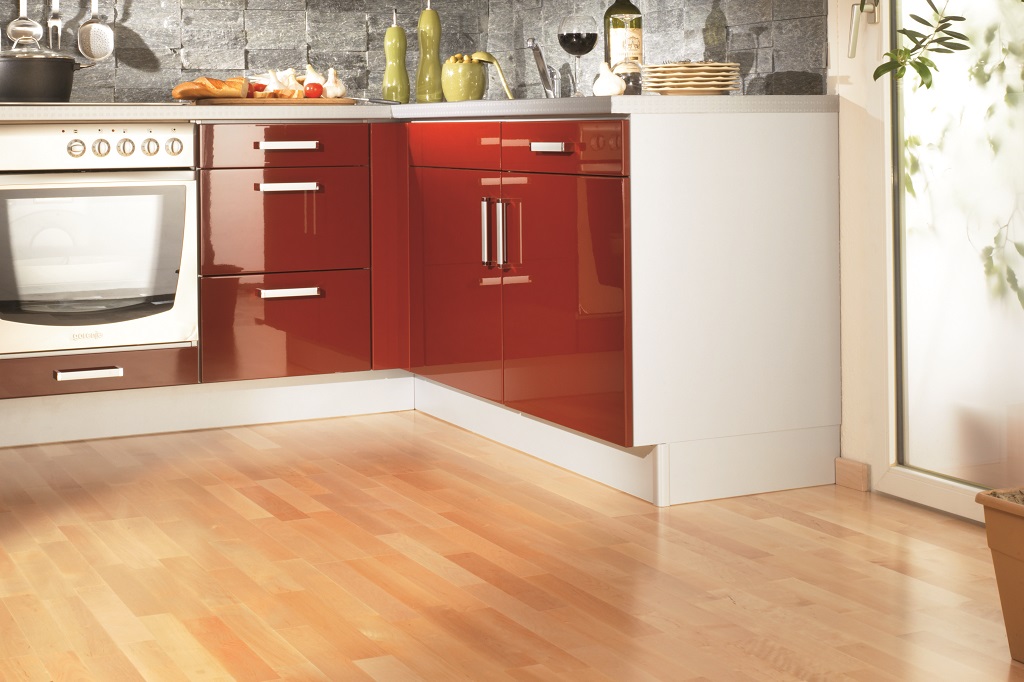 Zdjęcie aranżacyjne parkiet brzozowy